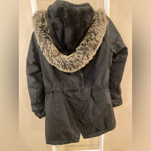 YMI Winter coat with fur hood - Picture 3 of 3